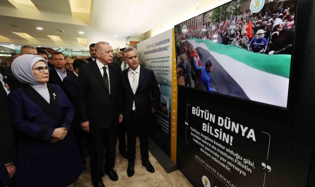 Cumhurbaşkanı Erdoğan, Filistin sergisini gezdi