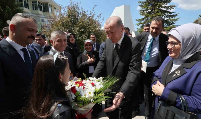 Cumhurbaşkanı Erdoğan: "Milletimizin başta değişim ve yenilenme talebi olmak üzere sandık sonuçlarıyla bize ulaştırdığı beklentilerinin tamamının farkındayız"