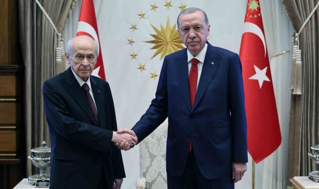 Cumhurbaşkanı Recep Tayyip Erdoğan ile MHP Genel Başkanı Devlet Bahçeli'nin görüşmesi başladı.