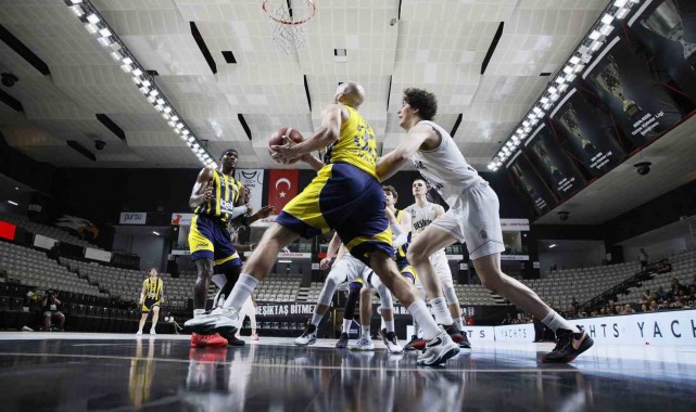 Fenerbahçe, finalde A. Efes'in rakibi oldu