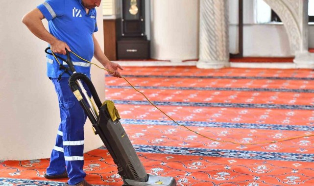 İbadethanelerde bayram temizliği