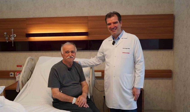 İki ayrı ekibin yaptığı ameliyatla tümörden kurtuldu