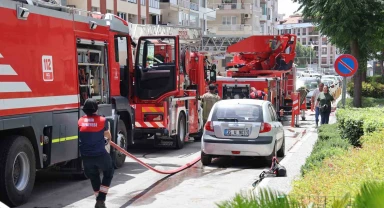 İzmir Park AVM'de korkutan yangın, AVM boşaltıldı