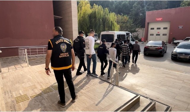 Manisa'da 49 aranan şahıs yakalandı: 25'i tutuklandı
