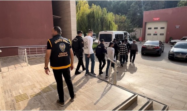 Manisa emniyetinden eş zamanlı operasyon: 49 şahıs yakalandı