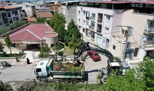 Manisa'da 17 kilometrelik sulama kanalı temizliği