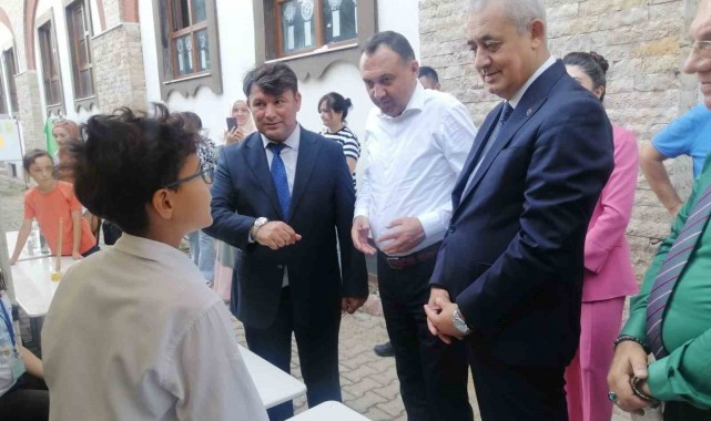 Manisalı çocukların sergisine büyük ilgi