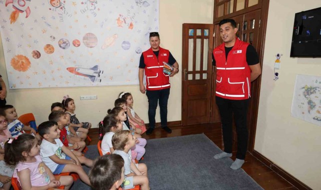 Manisa'nın minikleri, Kızılay'ın 156. yıl dönümünü kutladı