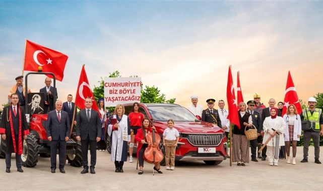Soma Kaymakamı Fatih Akkaya'dan Vali Ünlü'ye anlamlı hediye