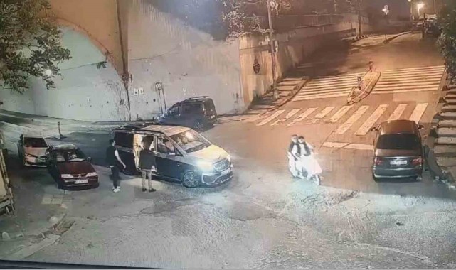 Yardım istediği şahıs, silahla vurup araçtan attı