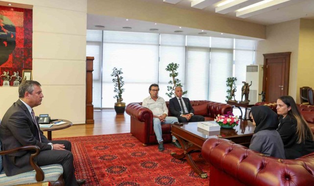CHP Genel Başkanı Özel, Saniye Ateş ile görüştü