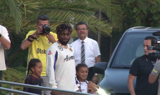 Fenerbahçe'nin yeni transferi Allan Saint-Maximin Türkiye'de