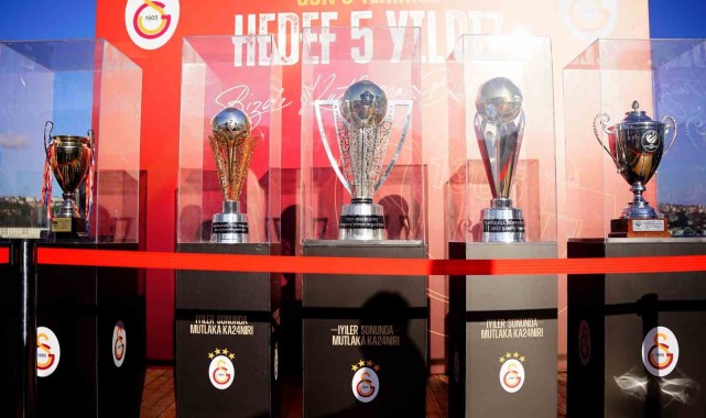 Galatasaray, 24. şampiyonluğunun 40. gecesini üyeleriyle kutladı