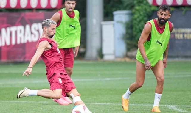 Galatasaray, çalışmalarını sürdürdü