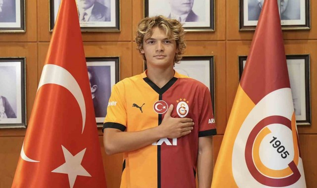 Galatasaray, Efe Akman ile 2027-2028 sezonuna kadar sözleşme imzaladı