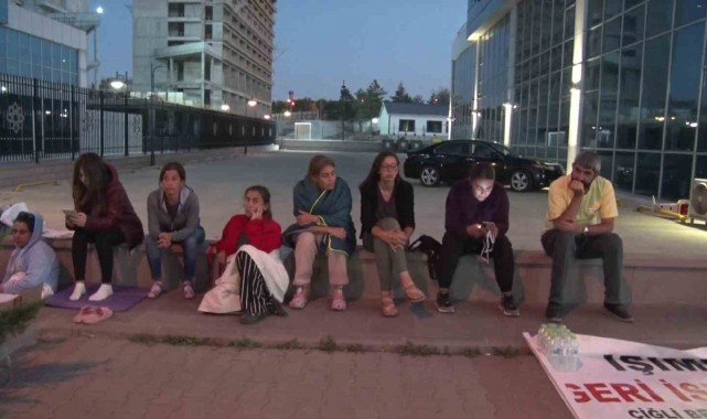 İşten çıkarılan belediye işçilerinden CHP Genel Merkezi önünde eylem!