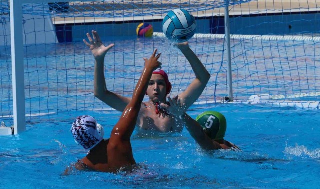 Manisa'da yapılan U13 Kadınlar ve Erkekler Türkiye Sutopu Şampiyonası sona erdi