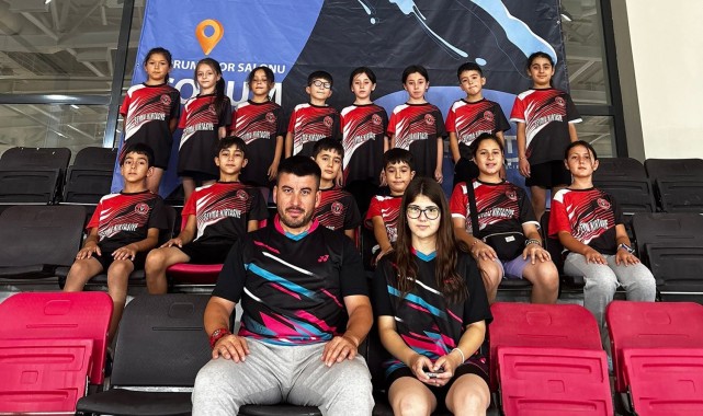 Manisalı minik badmintoncular başarıya imza attı