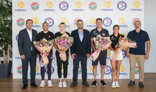Olimpiyatlarda yarışacak sporcular moral depoladı