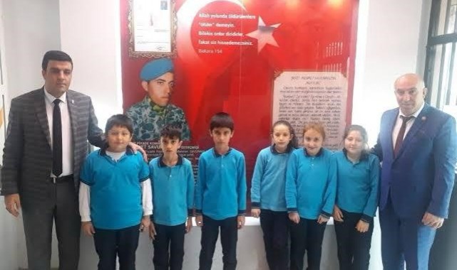 Tayini çıkan Müdür Efe'ye şehit ailesinden teşekkür