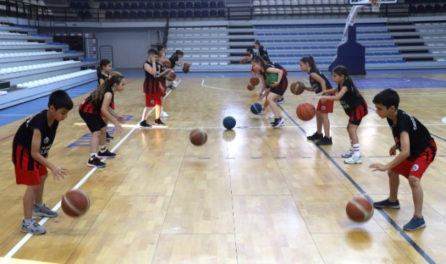 Turgutlulu çocuklar yaz dönemini sporla geçiriyor