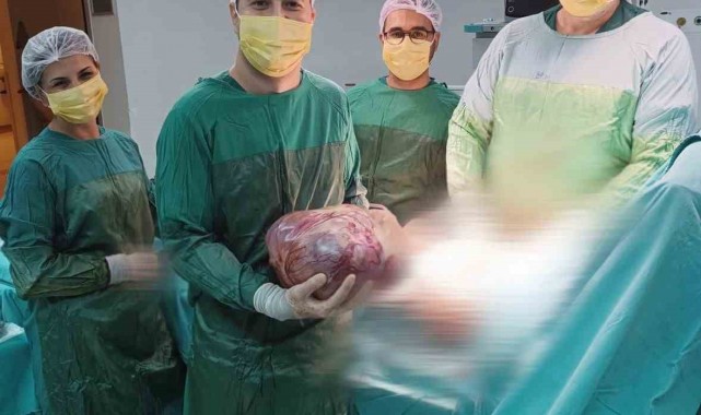 Ameliyattan korkup kaçtı, vücudundan 15 kiloluk dev kitle çıktı