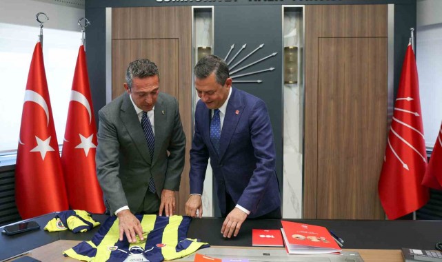 CHP Lideri Özgür Özel, Fenerbahçe Başkanı Ali Koç ile bir araya geldi