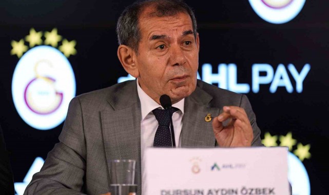 Dursun Özbek: "Transfer sürecinde kaptanlık dallarında da değişiklik yapılabiliyor"