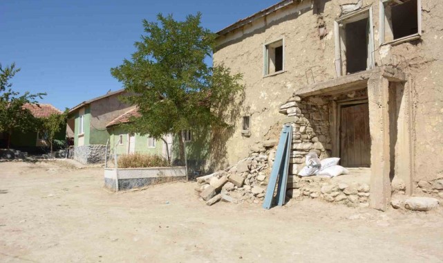 Evlerinin avlusunda 103 yıllık şehit yatıyor