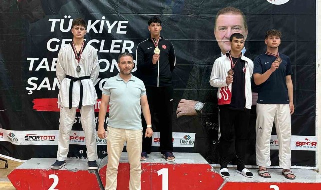 Manisalı sporcudan gümüş madalya