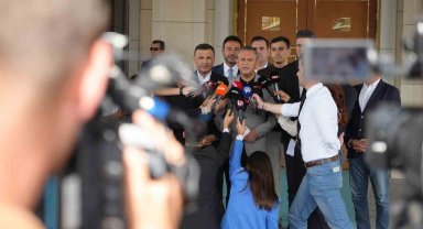 CHP Genel Başkanı Özgür Özel, ABD seyahati öncesinde basın mensuplarına açıklama yaptı