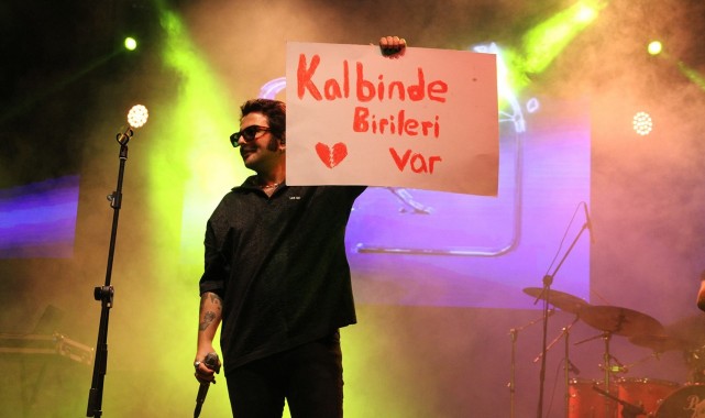 Kurtuluşun 102. yılı kutlamalarında "Perdenin Ardındakiler" coşkusu