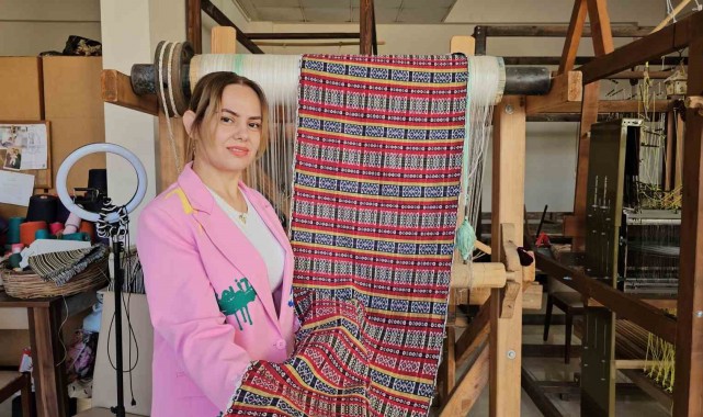 Osmanlı mirası 'beledi dokuma', Tire'den dünyaya açılıyor