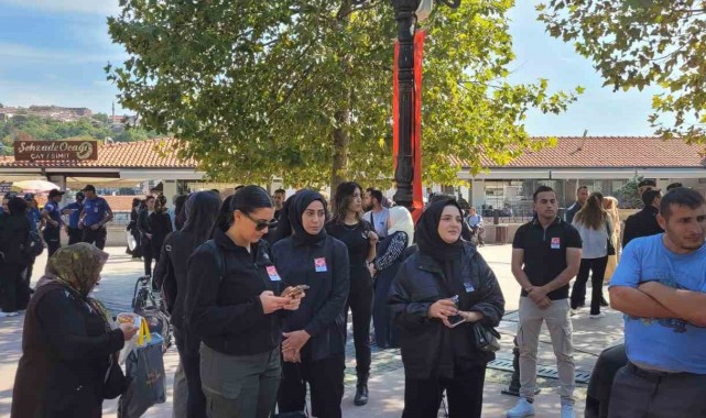 Şehit polis memuru Şeyda Yılmaz'ın devre arkadaşları lokma dağıttı