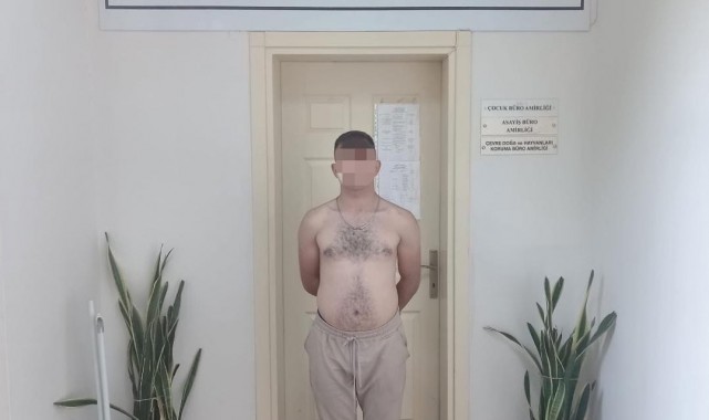 Tutuklanan hırsız polisin elinden kaçtı, saklandığı camide yakalandı