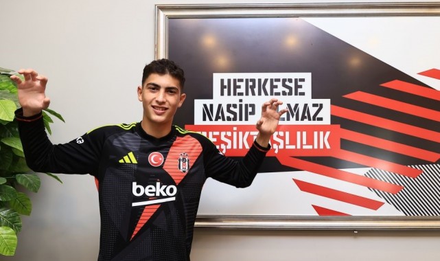 Beşiktaş, 17 yaşındaki kaleci ile profesyonel sözleşme imzaladı