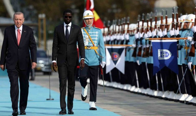 Cumhurbaşkanı Erdoğan, Senegal Cumhurbaşkanı Faye'yi resmi törenle karşıladı