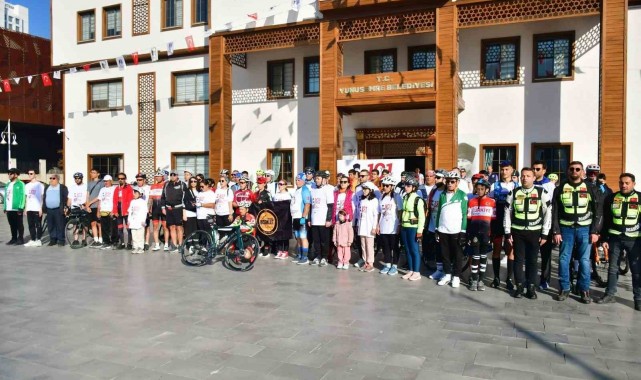 Cumhuriyet için 101 kilometre pedal çevirdiler