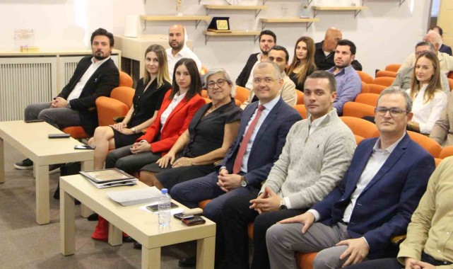 Egeli iş insanlarına Hong Kong ticaret olanakları anlatıldı
