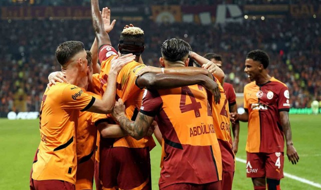 Galatasaray'da derbide hedef 3 puan