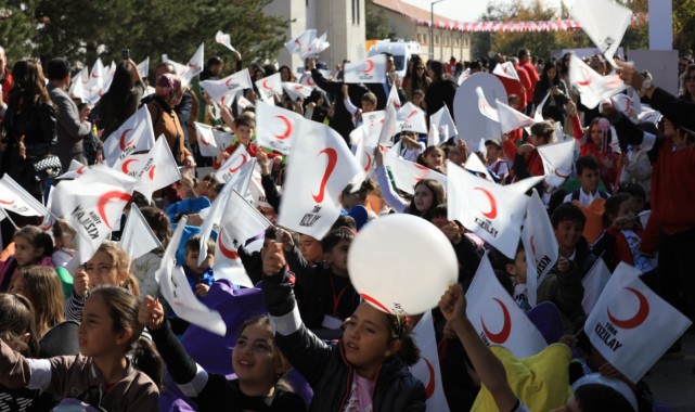"Kızılay Haftası Sokağı" etkinlikleri başladı