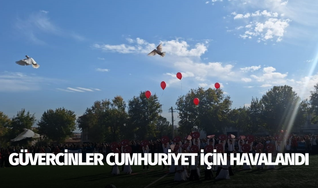 Manisa'da güvercinler cumhuriyet için havalandı
