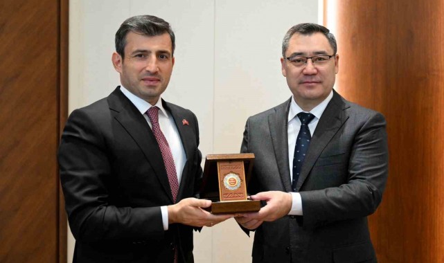 Selçuk Bayraktar'a Kırgızistan'dan devlet nişanı