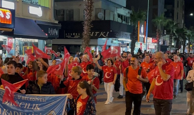 Turgutlu'da 29 Ekim fener alayıyla taçlandı