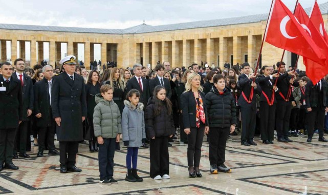 '24 Kasım' öncesi Başöğretmen Atatürk'e anlamlı ziyaret
