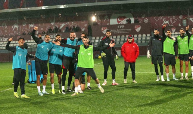 A Milli Futbol Takımı, Galler maçı hazırlıkların sürdürdü