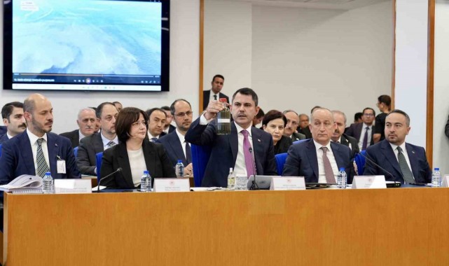 Bakan Kurum'dan üzerine iftira atan EMEP Milletvekiline sert yanıt