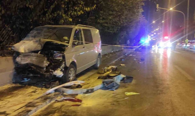 Başkent'de feci kaza: Panelvan araç araçların arasına daldı: 1 ölü, 1 ağır yaralı