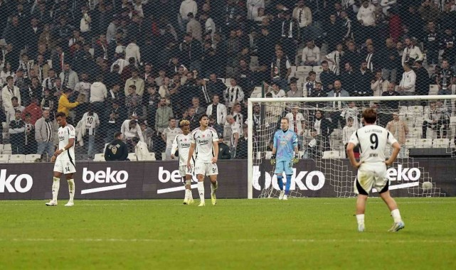 Beşiktaş, Süper Lig'de evindeki ilk yenilgisini aldı