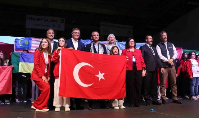 CHP Genel Başkanı Özel: "Filistin'deki katliamın ve Ukrayna'daki savaşın durmasını ümit ediyorum"